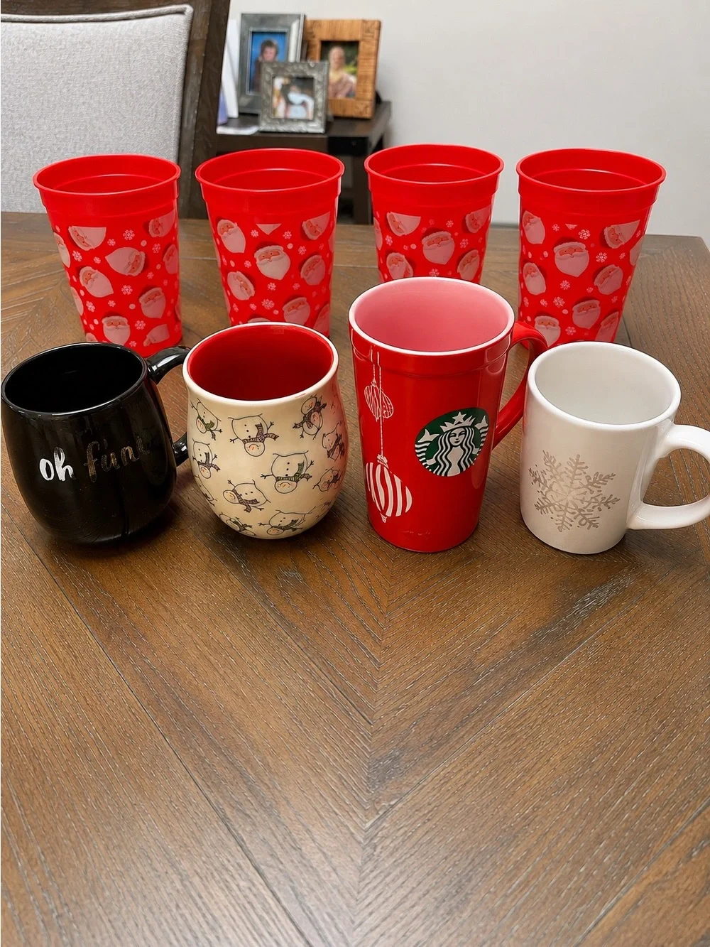 🎅 Festive Christmas drinkware set – 8 pieces! 🎄